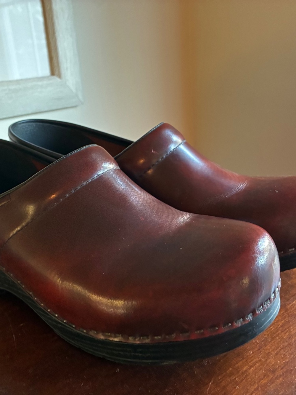 Dansko professional women’s clog. Maroon/oxblood